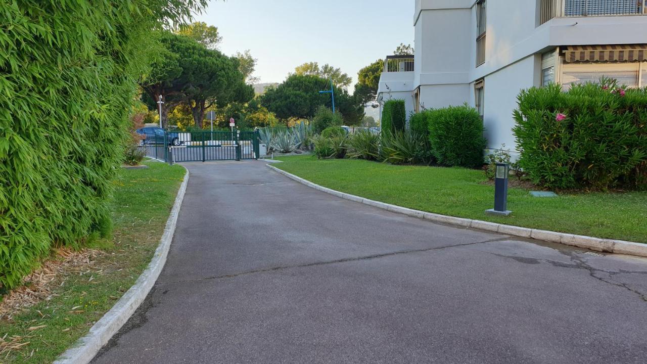 Garden And Beach Sea View Apartment Cannes Mandelieu Extérieur photo